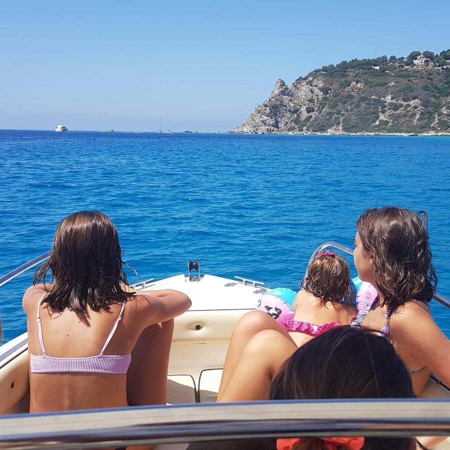 Ninfa Sul Mare Apartments 50 M E T R I Dal Mare Parcheggio Gratuito Custodito Capo Vaticano Exterior photo
