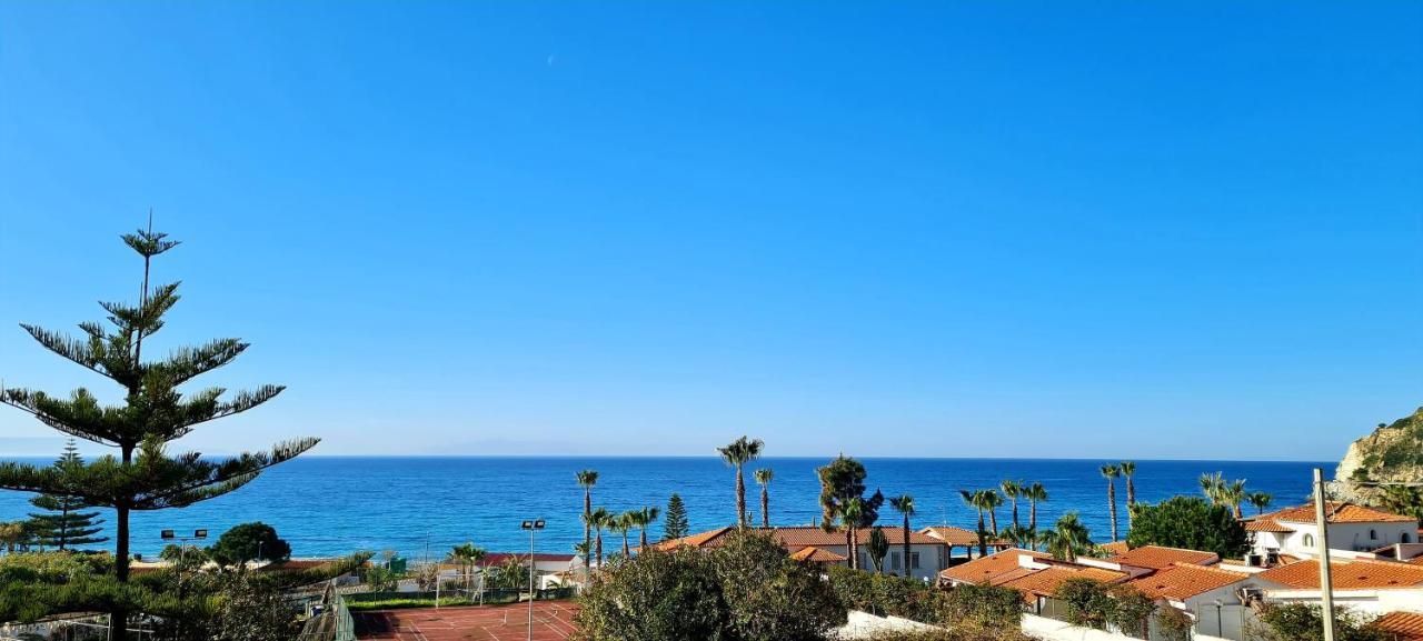 Ninfa Sul Mare Apartments 50 M E T R I Dal Mare Parcheggio Gratuito Custodito Capo Vaticano Exterior photo