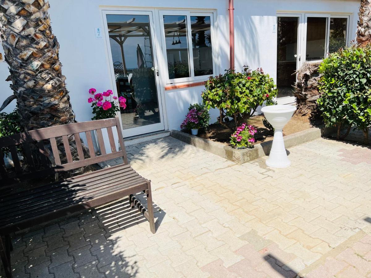 Ninfa Sul Mare Apartments 50 M E T R I Dal Mare Parcheggio Gratuito Custodito Capo Vaticano Exterior photo